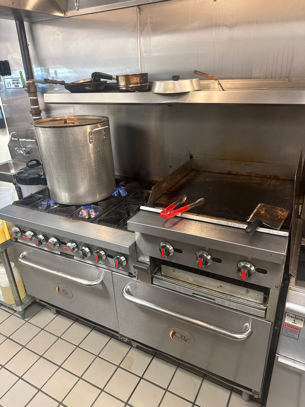 Cocina 6 Hornillas y Plancha