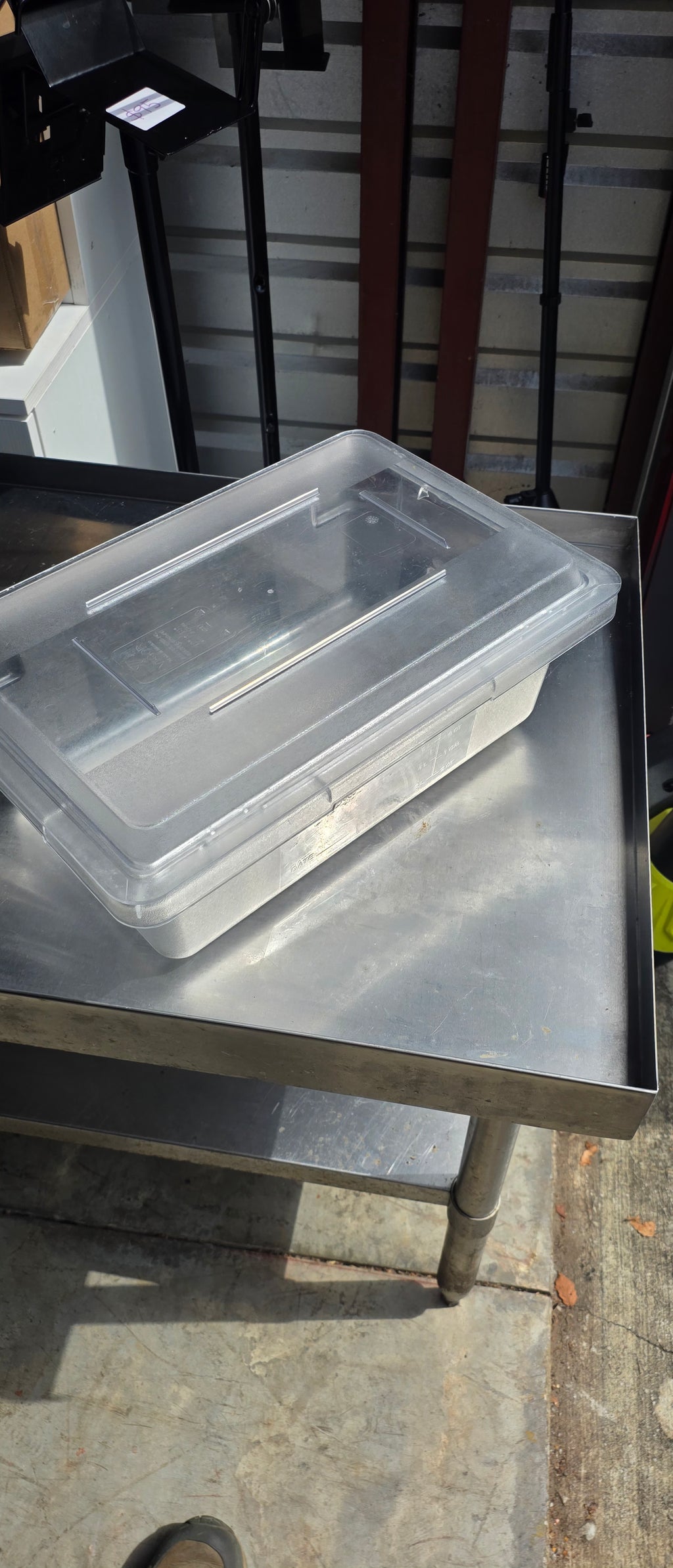 Vigor Commercial Food Storage Box with Lid 18” x 12” x 6” – NSF with Lid