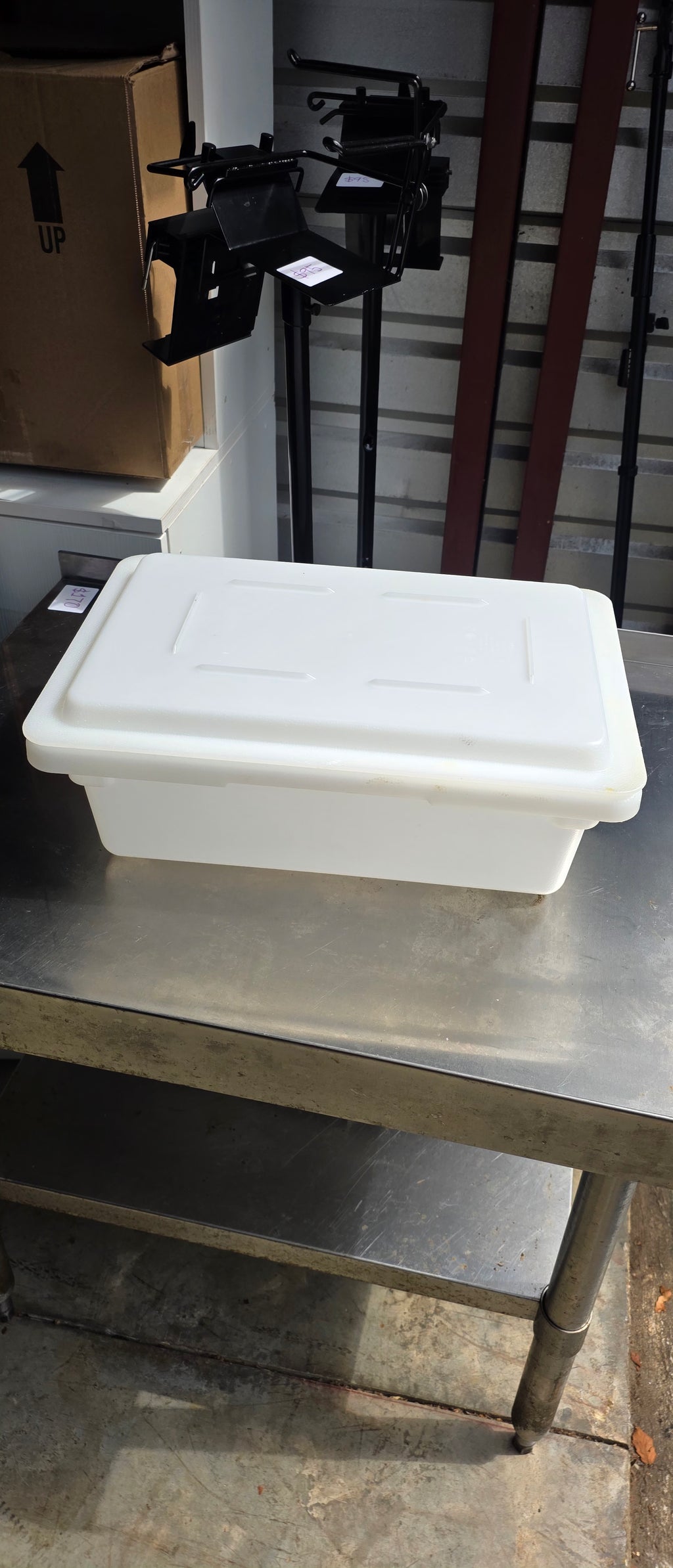 Cambro Commercial Food Storage Box with Lid 18” x 12” x 6” – NSF with Lid